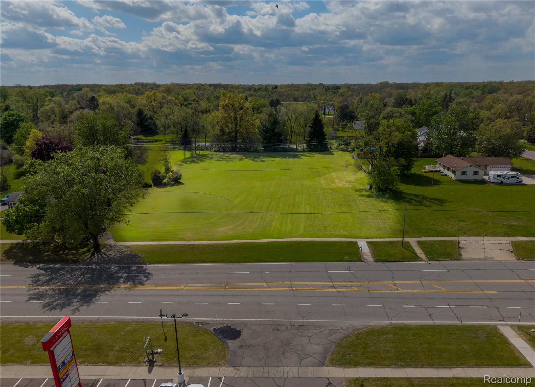 9282 Wayne Road Romulus, MI 48174 - Photo 3 of 39 31.jpg