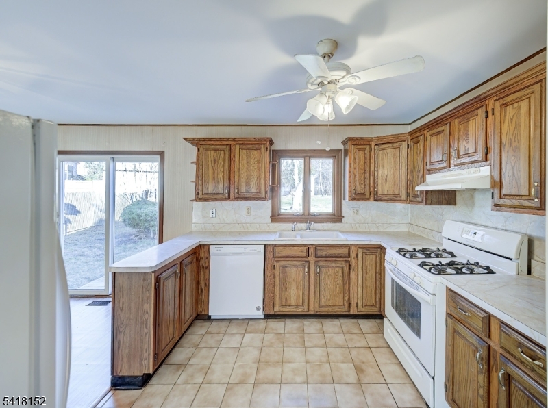 74 Marcy Street Somerset, NJ 08873 - Photo 6 of 32
