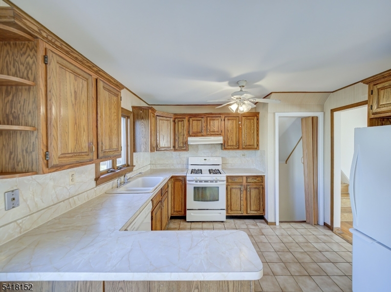 74 Marcy Street Somerset, NJ 08873 - Photo 7 of 32