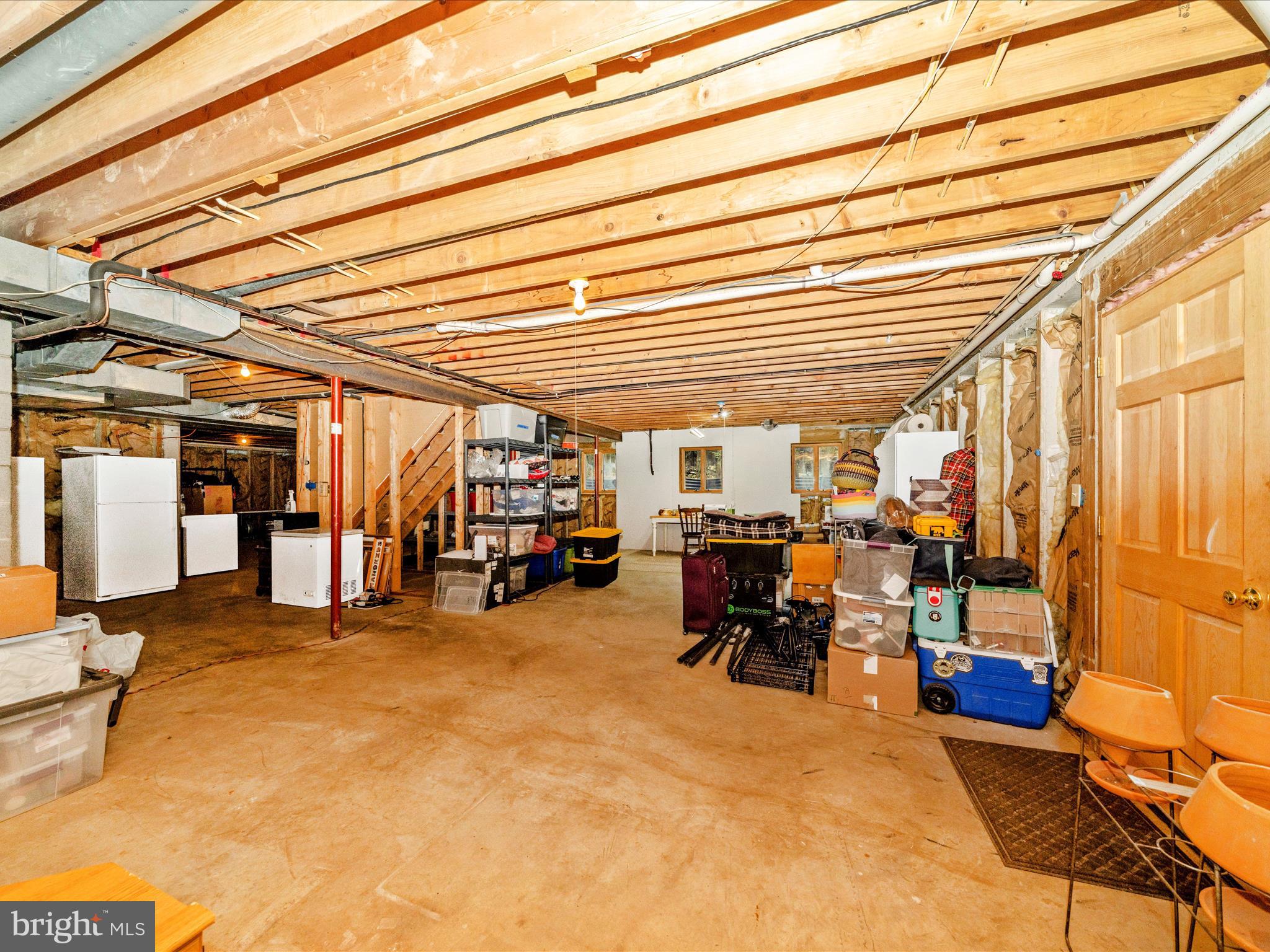 17879 Harbaugh Valley Road Sabillasville, MD 21780 - Photo 43 of 64 a view of a big room with furniture