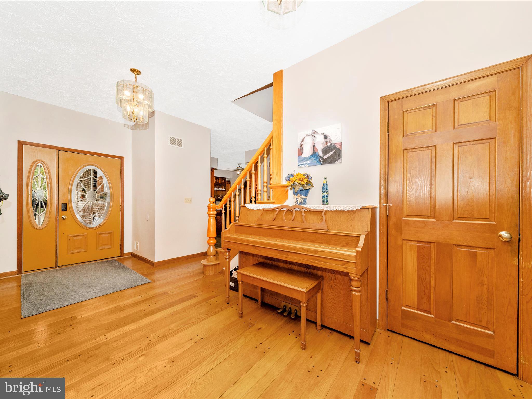 17879 Harbaugh Valley Road Sabillasville, MD 21780 - Photo 6 of 64 Foyer large enough for to bring your piano