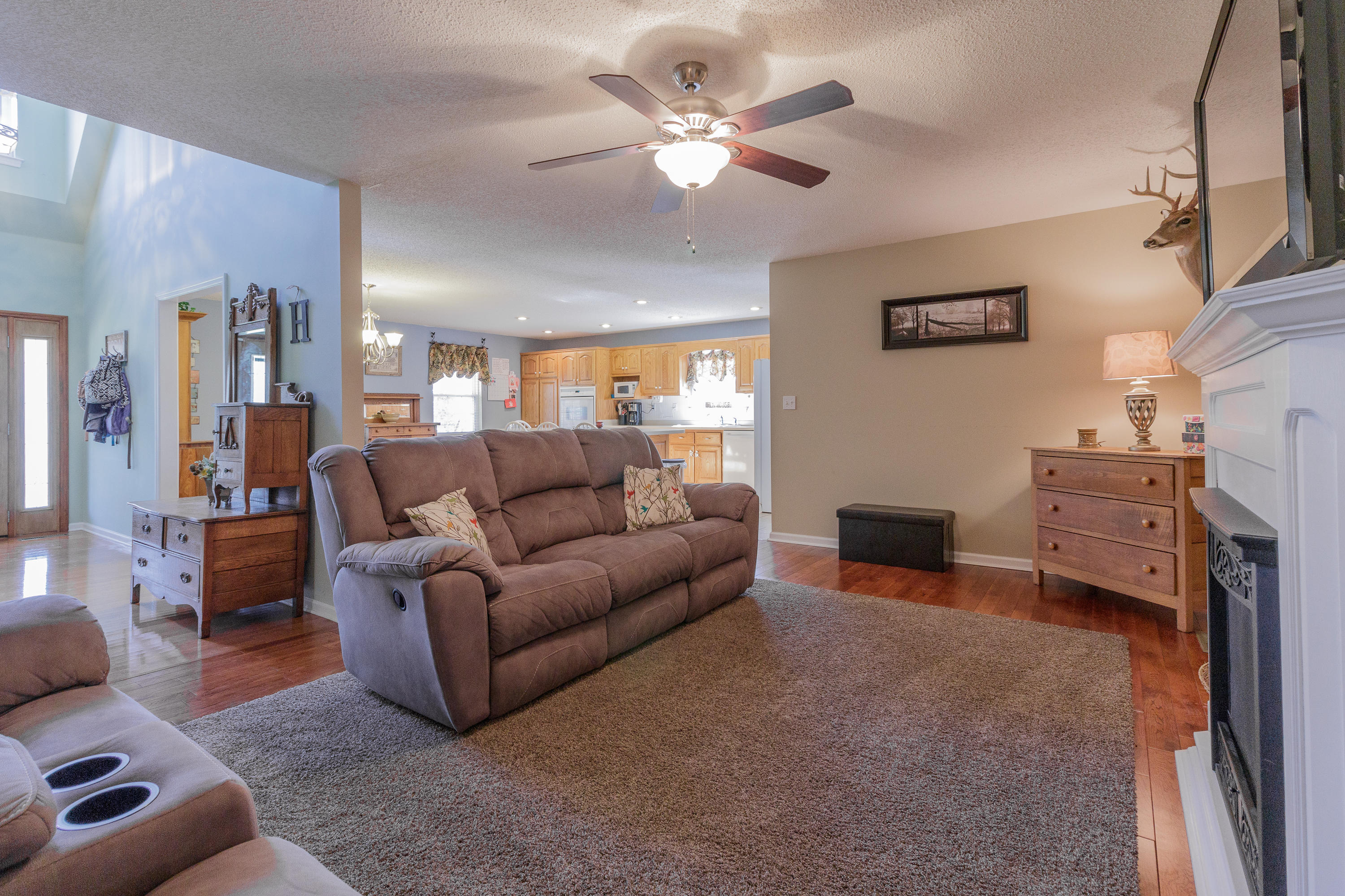 1110 Harrisburg Road LaFayette, GA 30728 - Photo 6 of 54 Living Room