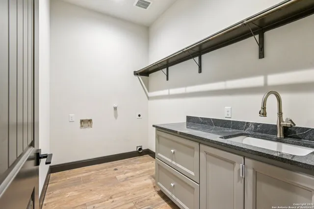 $3,000 | 661 Inner, New Braunfels, TX 78132