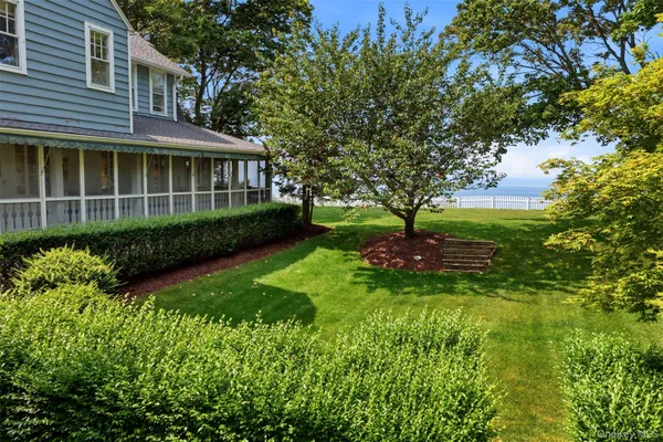 $1,299,000 | 7 Thompson Street, Shoreham, NY 11786