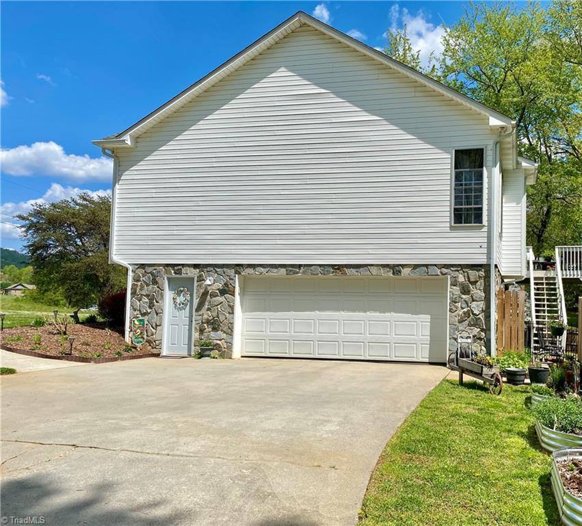 354 Shingle Gap Road Purlear, NC 28665 - Photo 2 of 37
