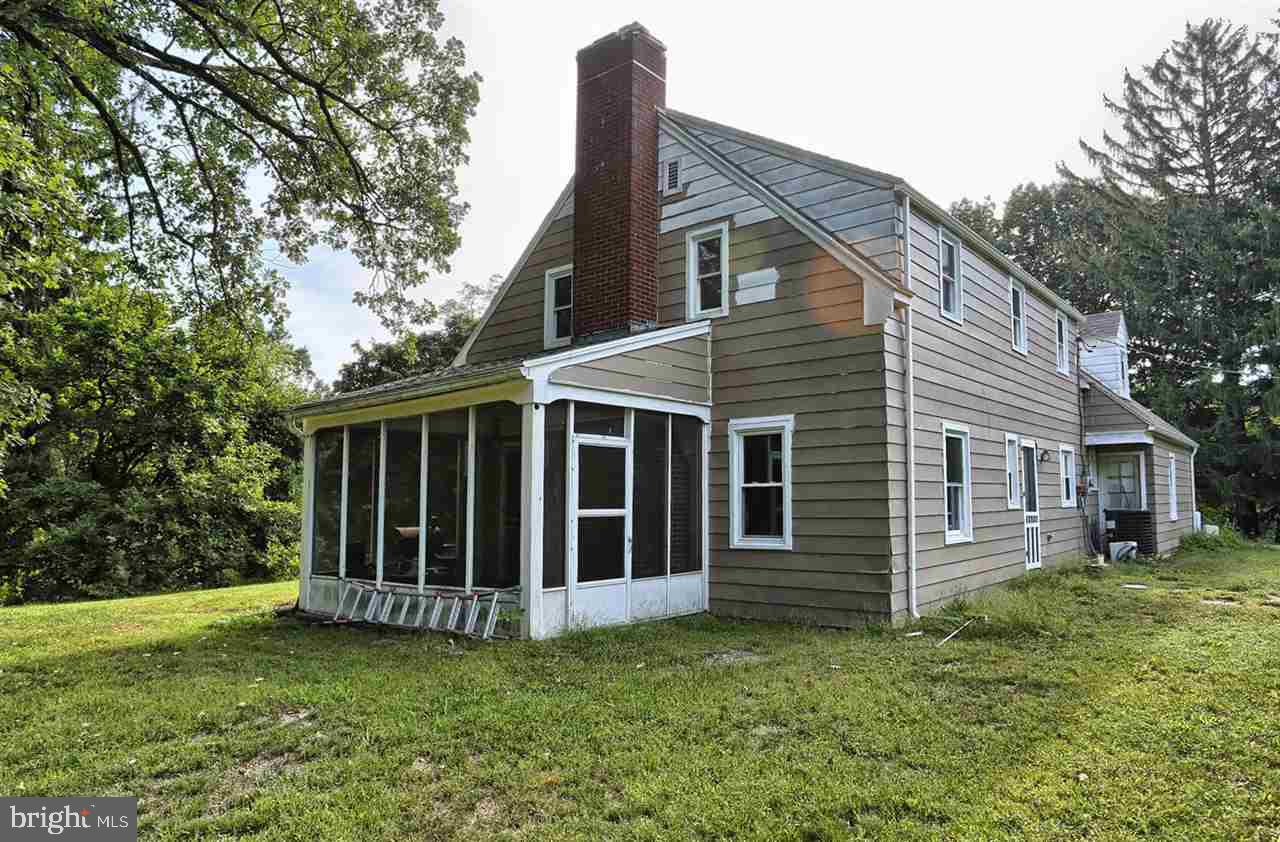 6550 Devonshire Heights Road Harrisburg, PA 17111 - Photo 3 of 22 Gallery Image 3
