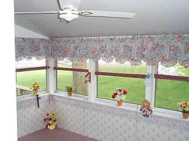 120 Ems R2B Lane Pierceton, IN 46562 - Photo 8 of 9 Gallery Image 8
