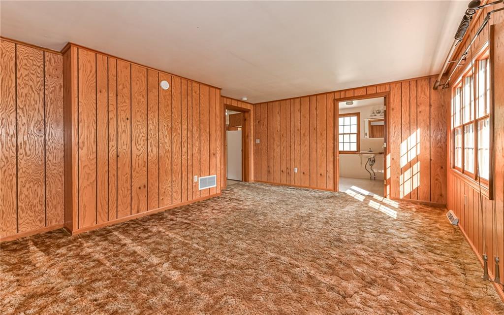 118 Lower Arrowhead Road Pittsburgh, PA 15237 - Photo 10 of 25 an empty room with windows