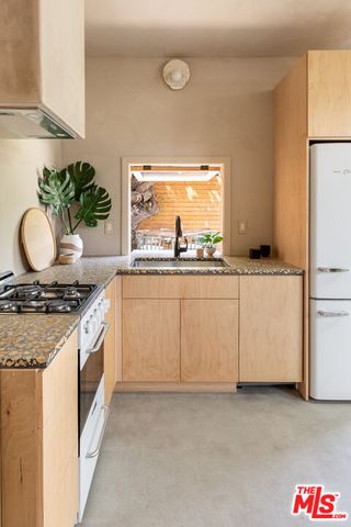 $1,875,000 | 2131 South Orange Drive, Los Angeles, CA 90016