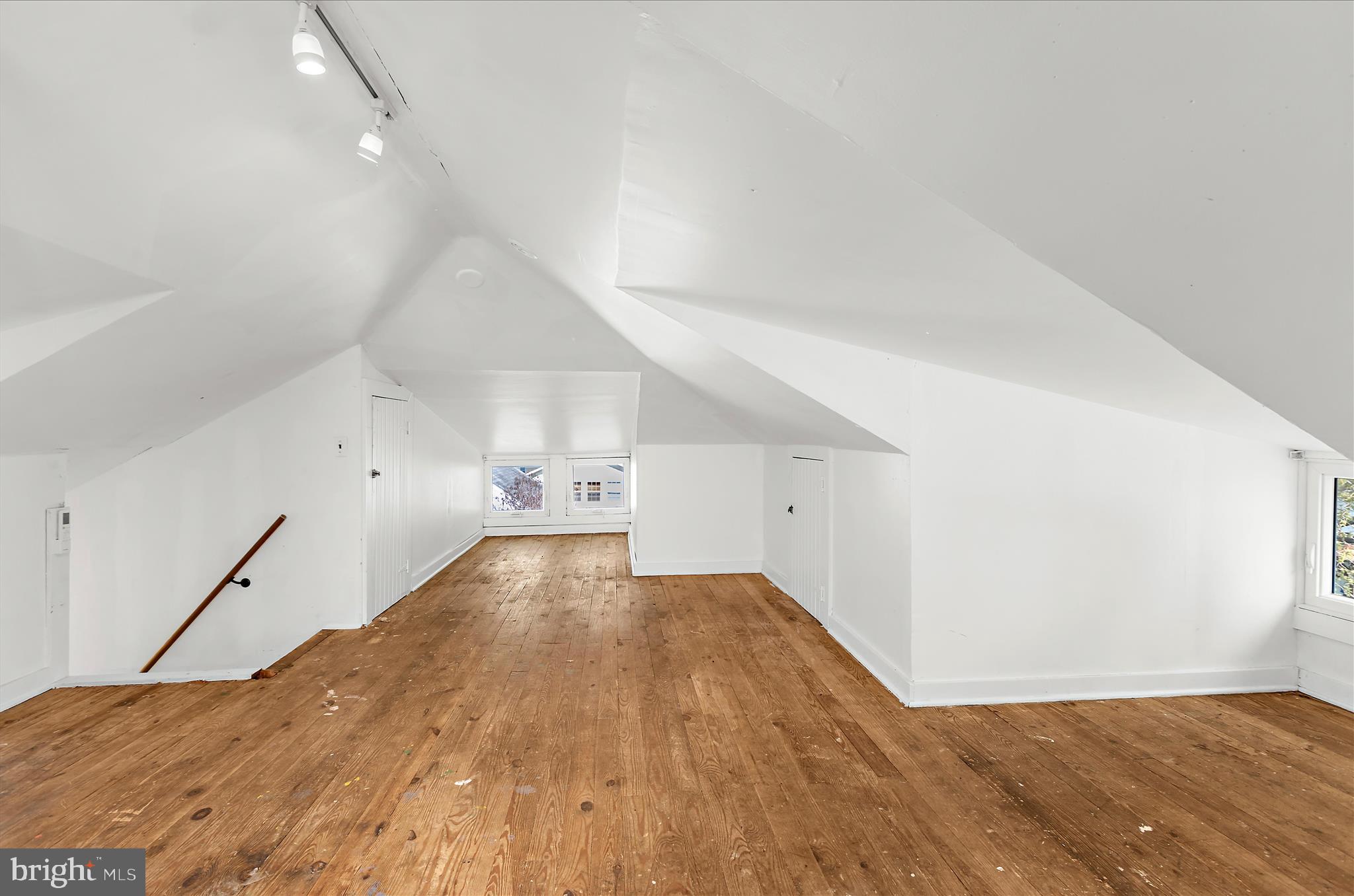 222 Wanda Road Pasadena, MD 21122 - Photo 26 of 34 a view of empty room with wooden floor