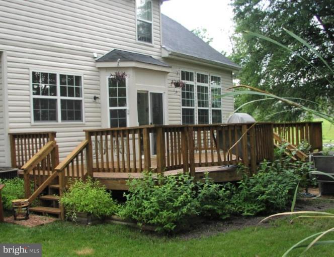 13601 Royal Court Laurel, MD 20708 - Photo 2 of 21 Deck