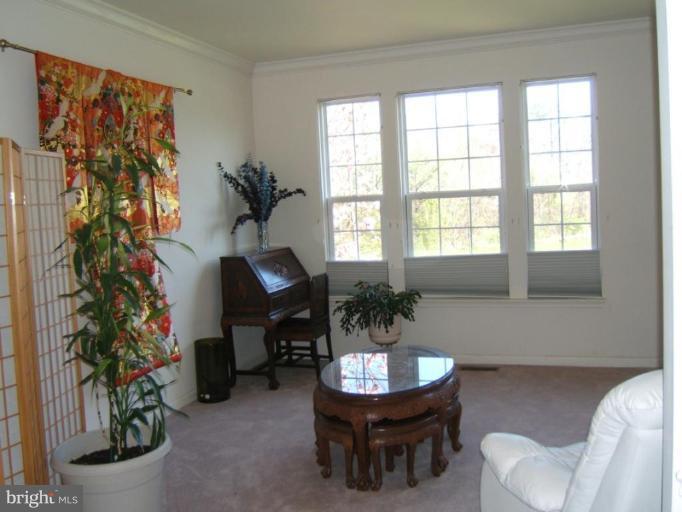 13601 Royal Court Laurel, MD 20708 - Photo 13 of 21 Living Room
