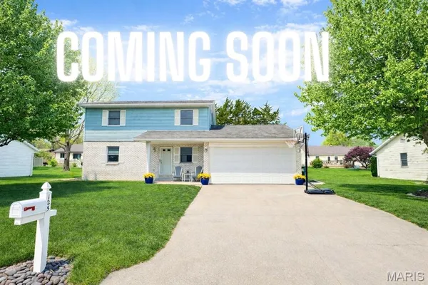 $299,900 | 125 Roosevelt Drive, Waterloo, IL 62298