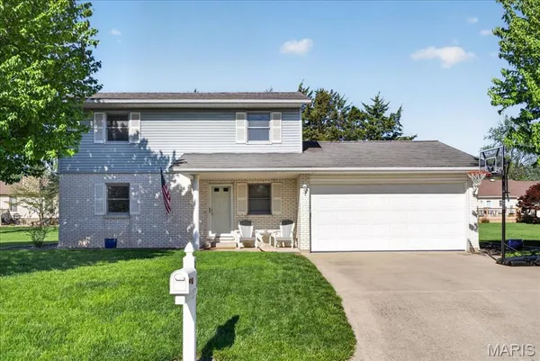 $299,900 | 125 Roosevelt Drive, Waterloo, IL 62298