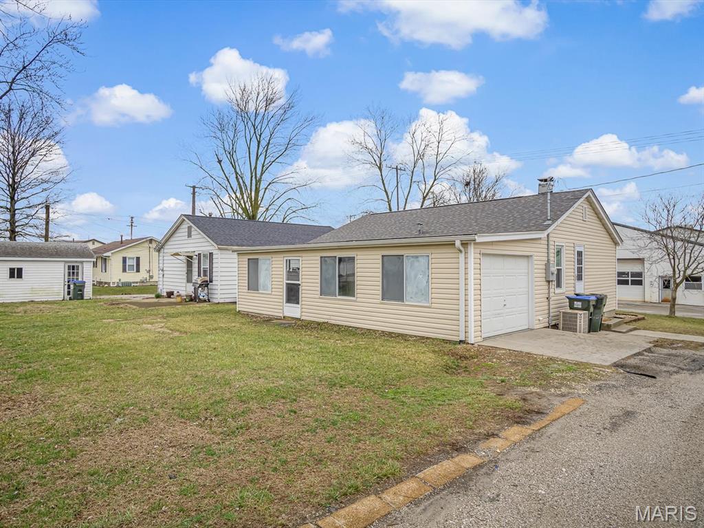 100 Lemen Street Waterloo, IL 62298 - Photo 14 of 15
