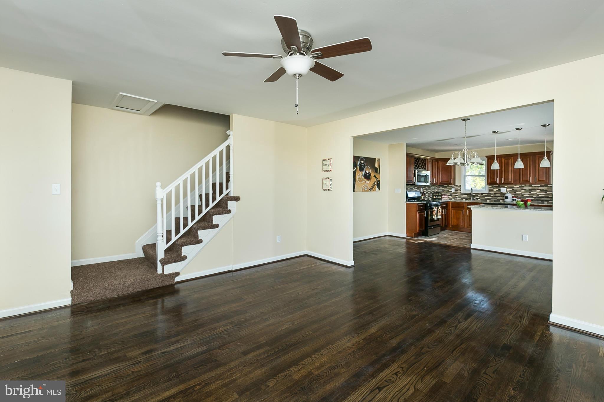 5617 Whitby Road Baltimore, MD 21206 - Photo 4 of 30 Living Room