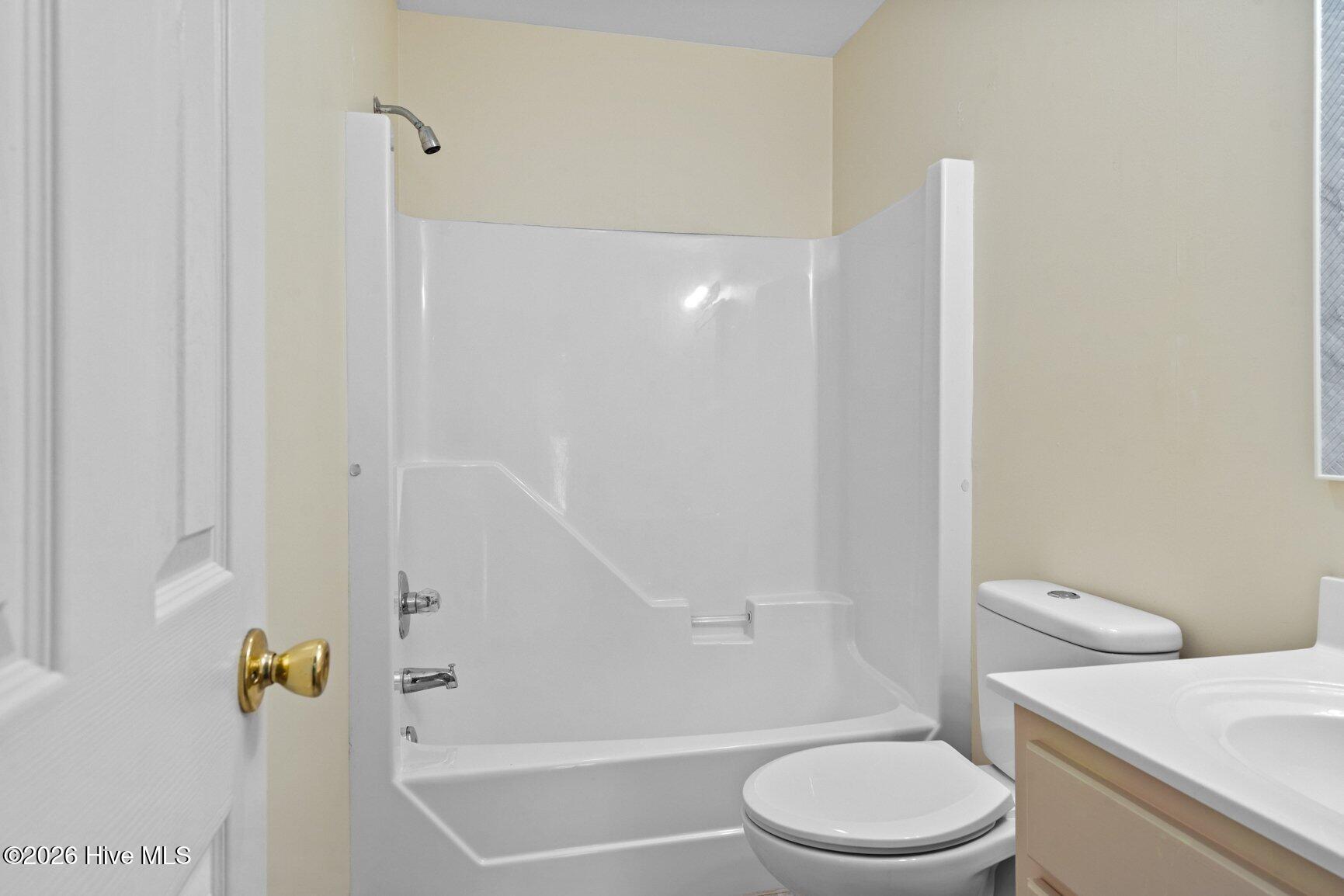 6574 Leigh Road Rocky Mount, NC 27803 - Photo 21 of 31 Hallway Full Bath