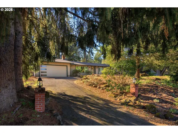 $595,000 | 4680 West Hillside Drive, Eugene, OR 97405