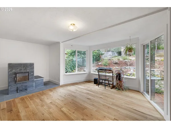 $595,000 | 4680 West Hillside Drive, Eugene, OR 97405