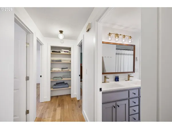 $595,000 | 4680 West Hillside Drive, Eugene, OR 97405