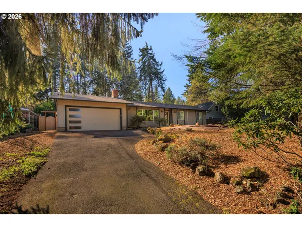 $595,000 | 4680 West Hillside Drive, Eugene, OR 97405
