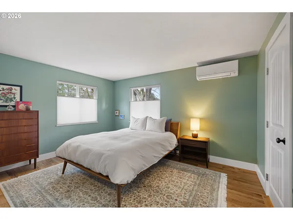 $595,000 | 4680 West Hillside Drive, Eugene, OR 97405