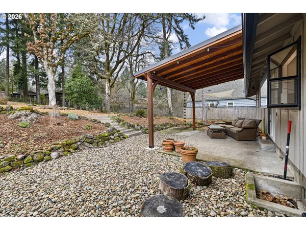 $595,000 | 4680 West Hillside Drive, Eugene, OR 97405