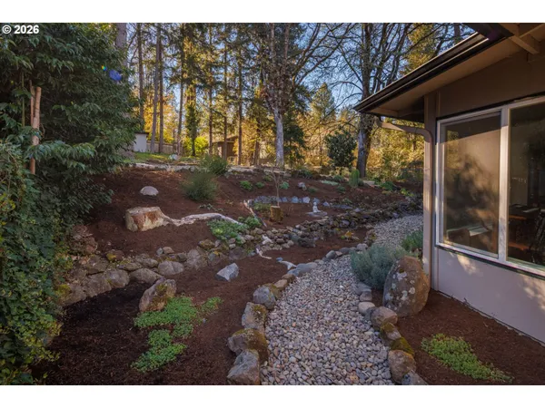 $595,000 | 4680 West Hillside Drive, Eugene, OR 97405