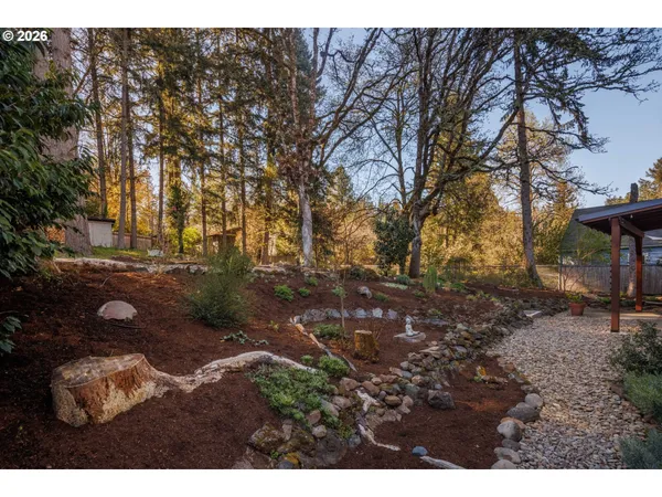 $595,000 | 4680 West Hillside Drive, Eugene, OR 97405