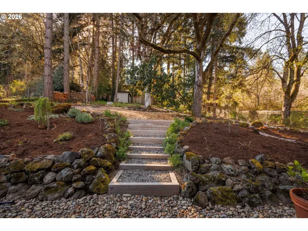 $595,000 | 4680 West Hillside Drive, Eugene, OR 97405