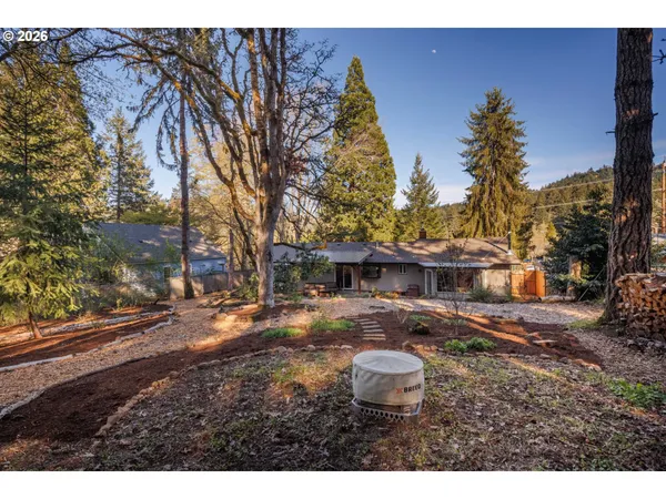 $595,000 | 4680 West Hillside Drive, Eugene, OR 97405
