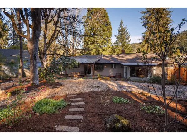 $595,000 | 4680 West Hillside Drive, Eugene, OR 97405