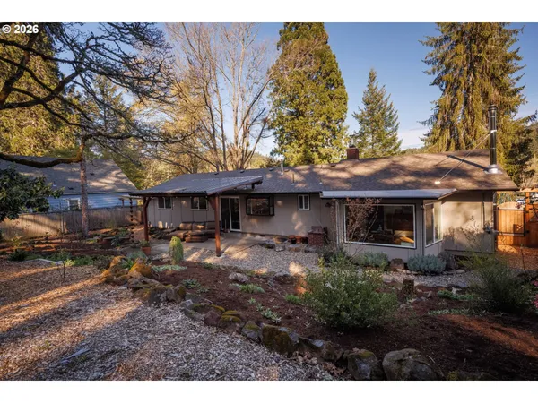 $595,000 | 4680 West Hillside Drive, Eugene, OR 97405