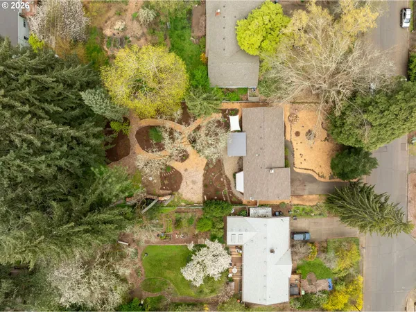 $595,000 | 4680 West Hillside Drive, Eugene, OR 97405