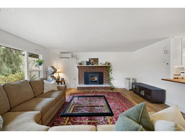 $595,000 | 4680 West Hillside Drive, Eugene, OR 97405