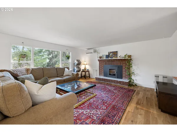 $595,000 | 4680 West Hillside Drive, Eugene, OR 97405