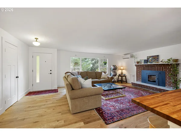 $595,000 | 4680 West Hillside Drive, Eugene, OR 97405