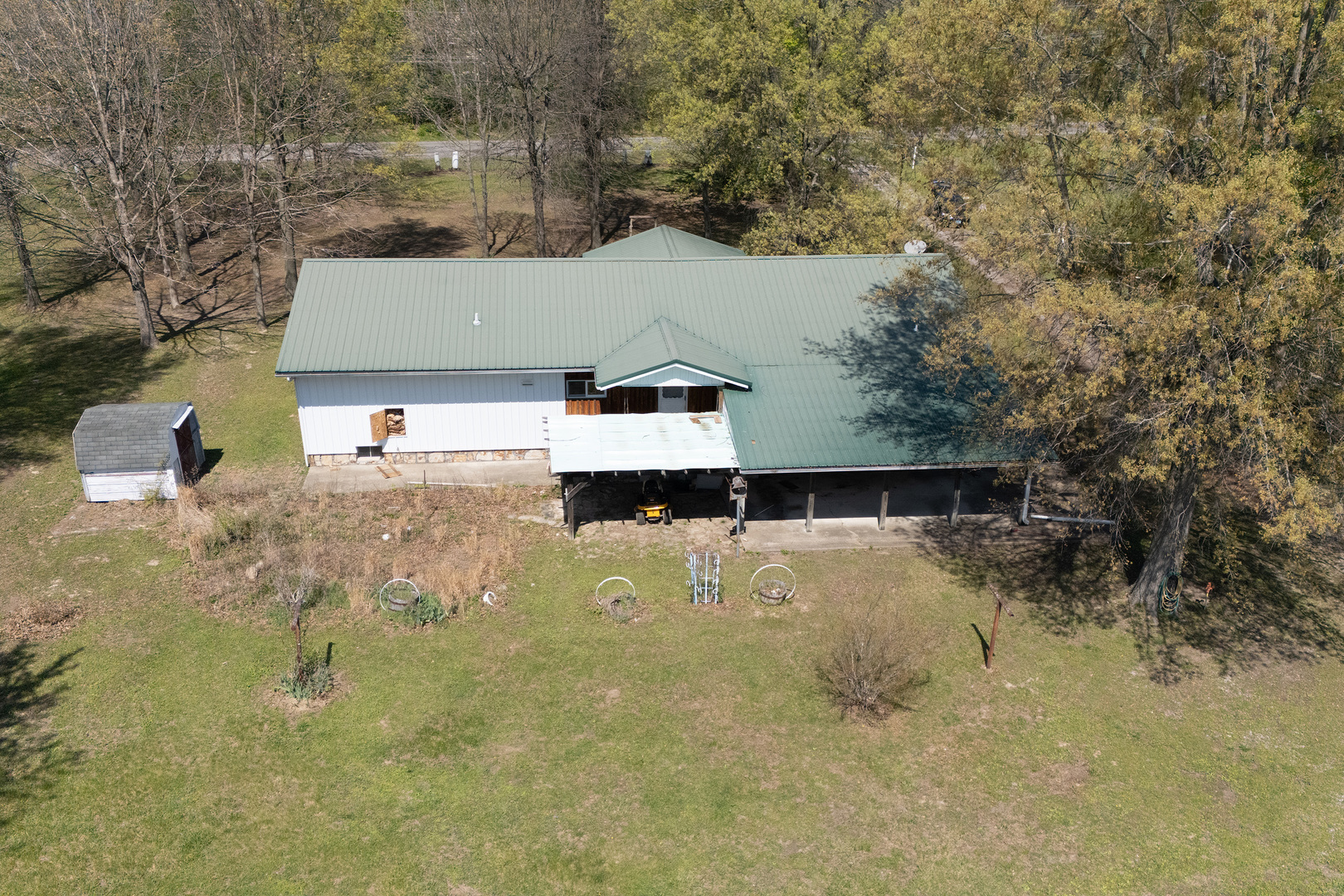 13849 Mustang Road Marion, IL 62959 - Photo 8 of 13 a view of a house with a yard