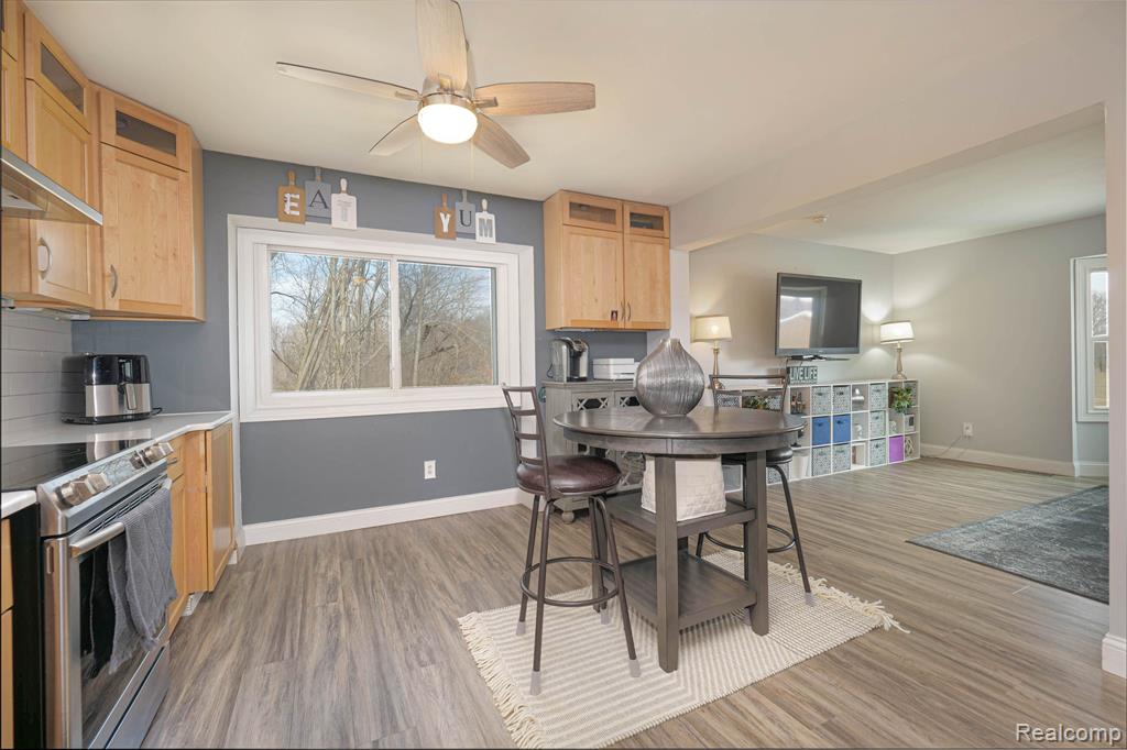 2244 Dutcher Road Howell, MI 48843 - Photo 3 of 22