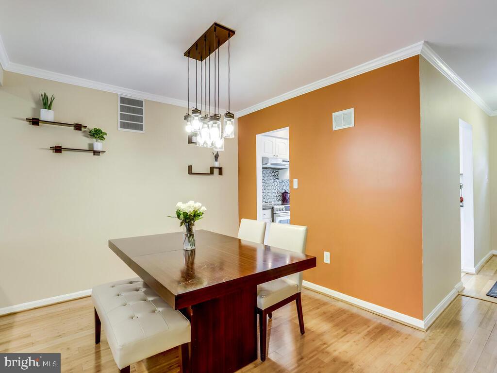 7418 Timberock Road Falls Church, VA 22043 - Photo 11 of 39 Gallery Image 11