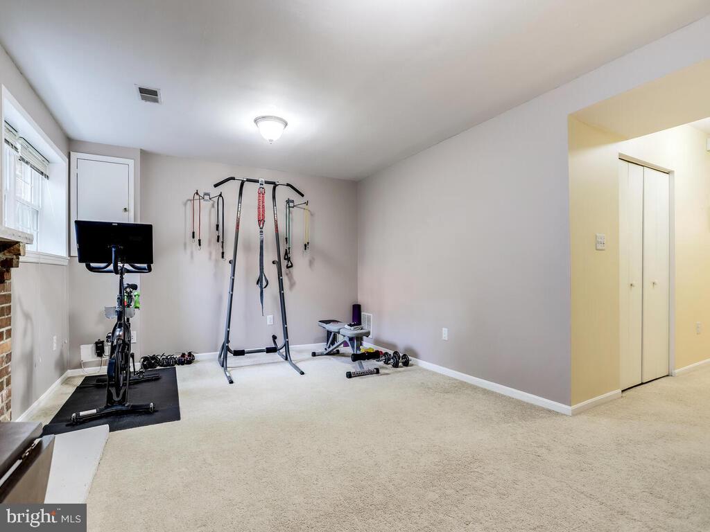 7418 Timberock Road Falls Church, VA 22043 - Photo 21 of 39 Gallery Image 21