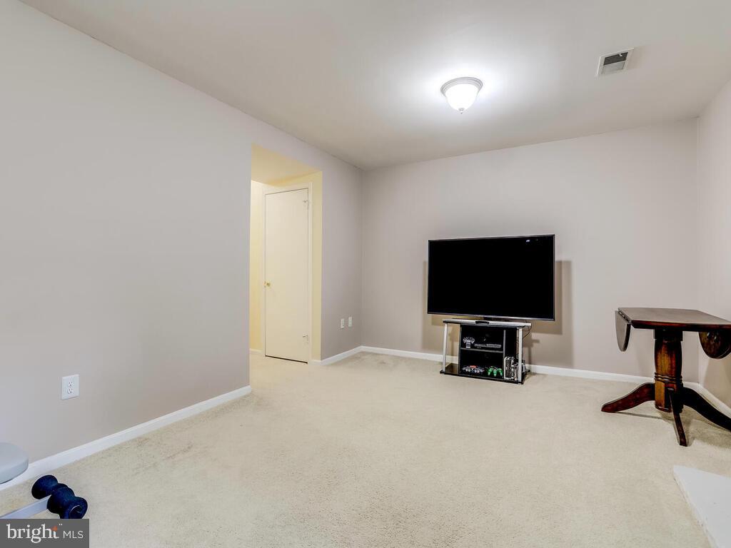 7418 Timberock Road Falls Church, VA 22043 - Photo 22 of 39 Gallery Image 22