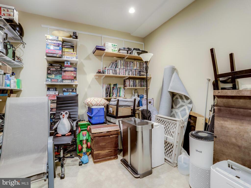 7418 Timberock Road Falls Church, VA 22043 - Photo 35 of 39 Gallery Image 35