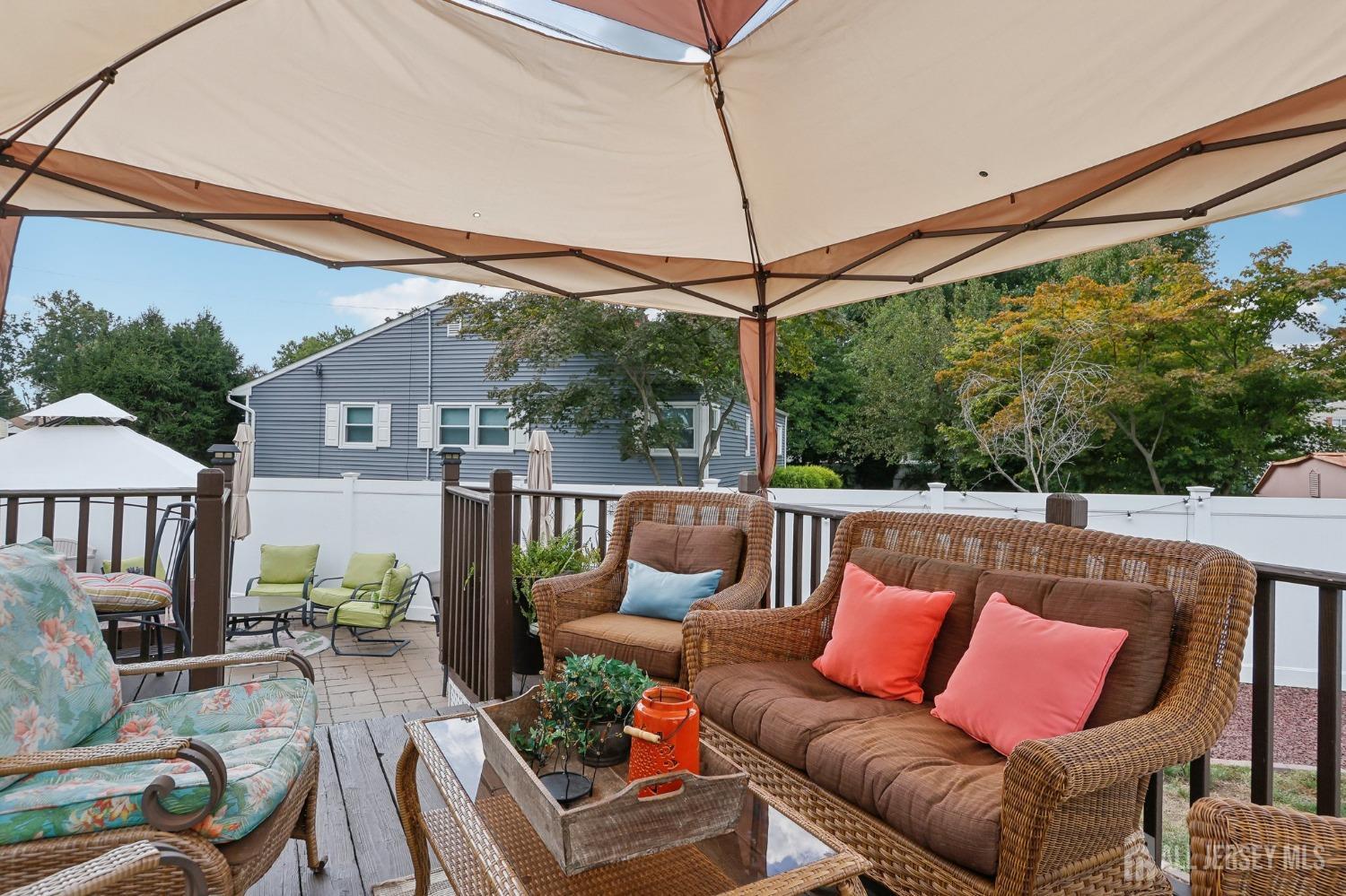 23 Brox Road Edison, NJ 08817 - Photo 24 of 33 a outdoor living space with furniture