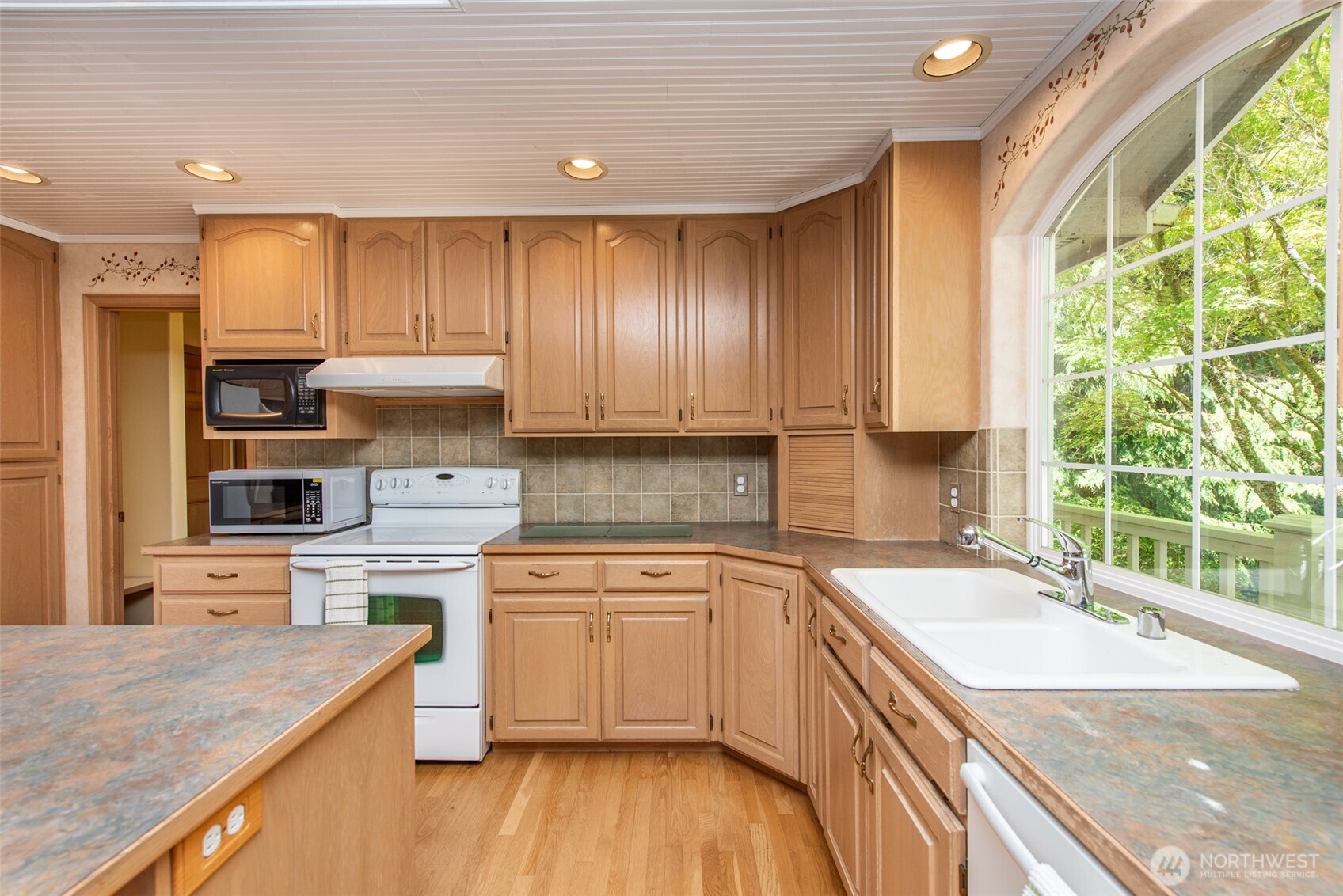 541 Grandview Drive Sequim, WA 98382 - Photo 17 of 40