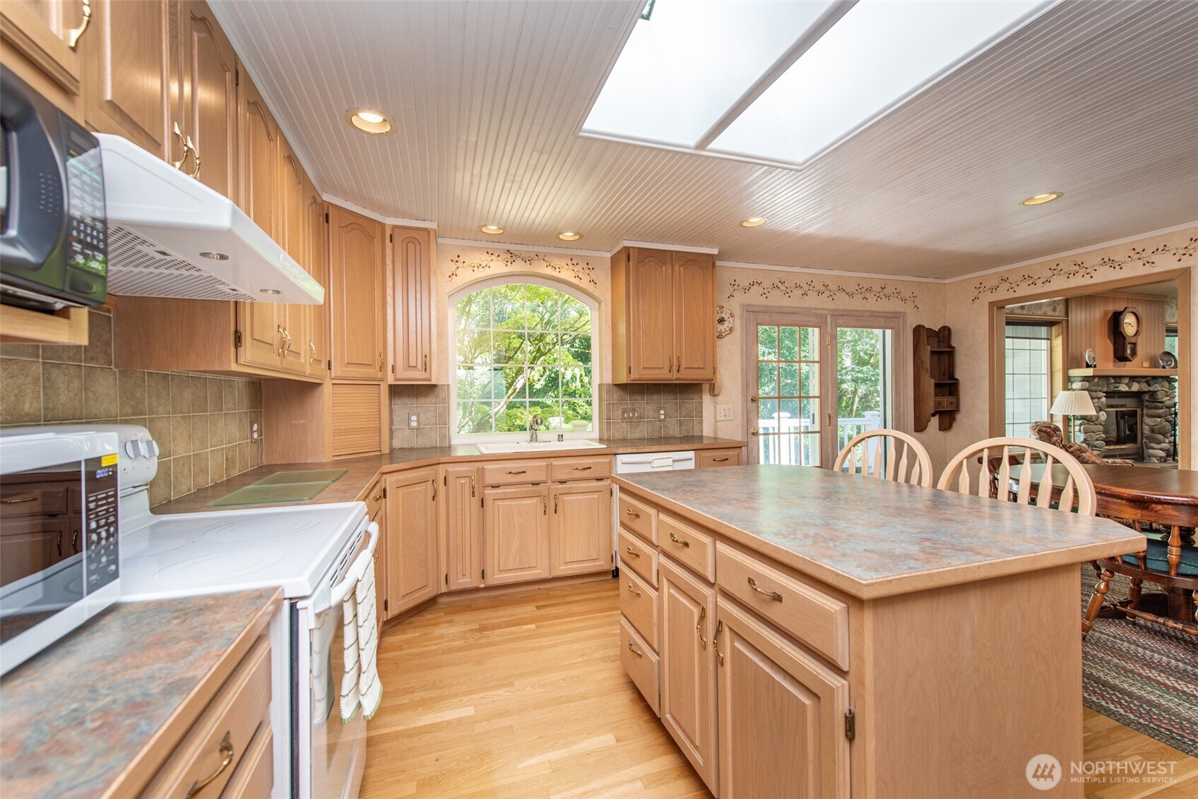 541 Grandview Drive Sequim, WA 98382 - Photo 18 of 40