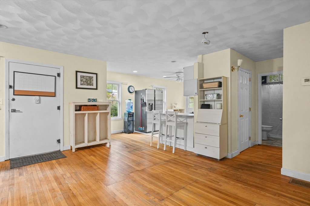18 Larch Road Georgetown, MA 01833 - Photo 3 of 33 Gallery Image 3