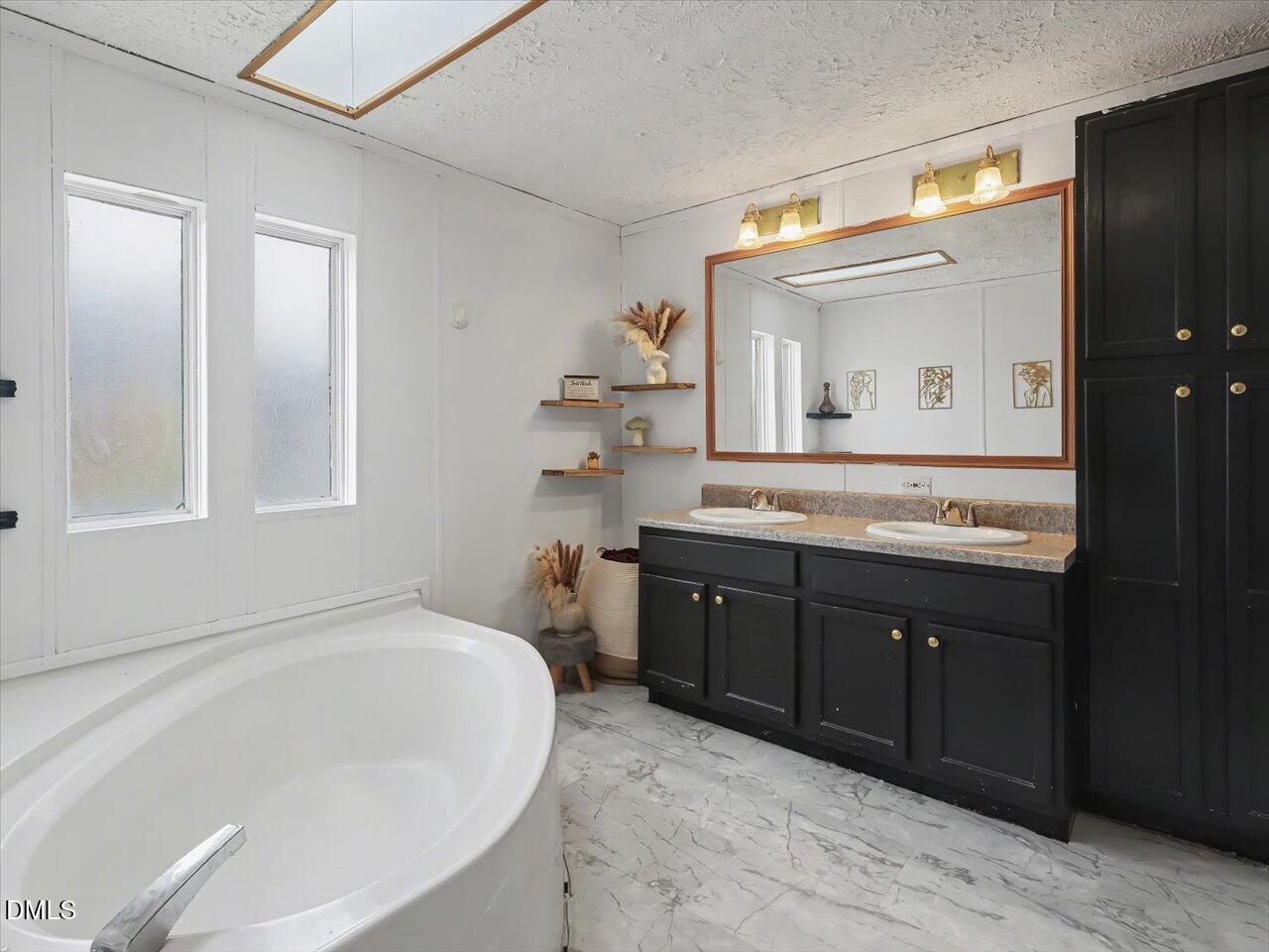 523 County Line Road Manson, NC 27553 - Photo 18 of 42 28-Primary Bathroom