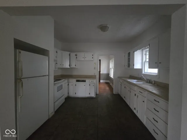 $100,000 | 2228 South 8th Street, Terre Haute, IN 47802