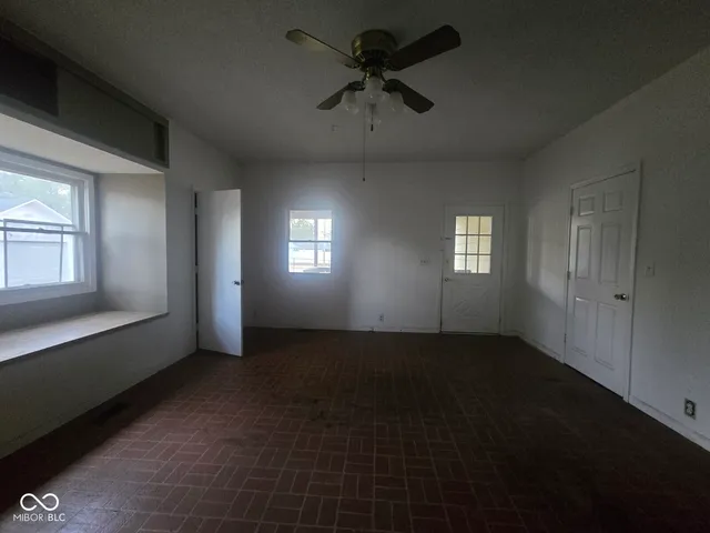 $100,000 | 2228 South 8th Street, Terre Haute, IN 47802